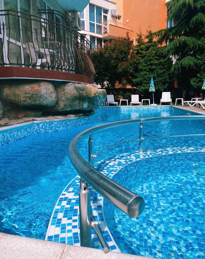 Hotel Dolphin ラヴダ エクステリア 写真