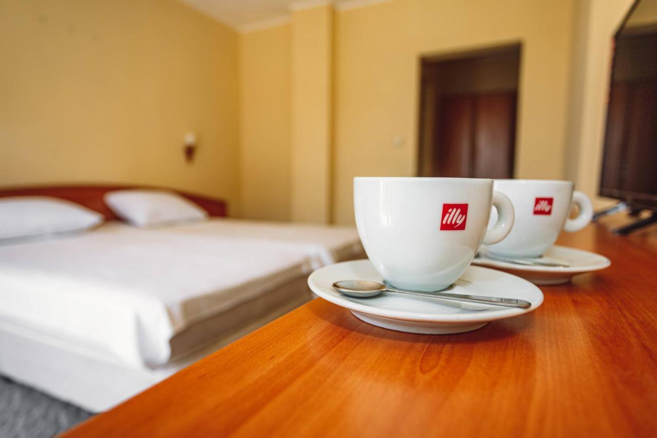 Hotel Dolphin ラヴダ エクステリア 写真