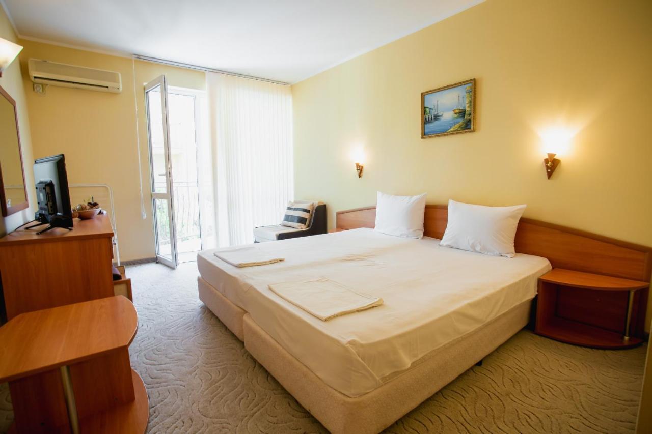 Hotel Dolphin ラヴダ エクステリア 写真