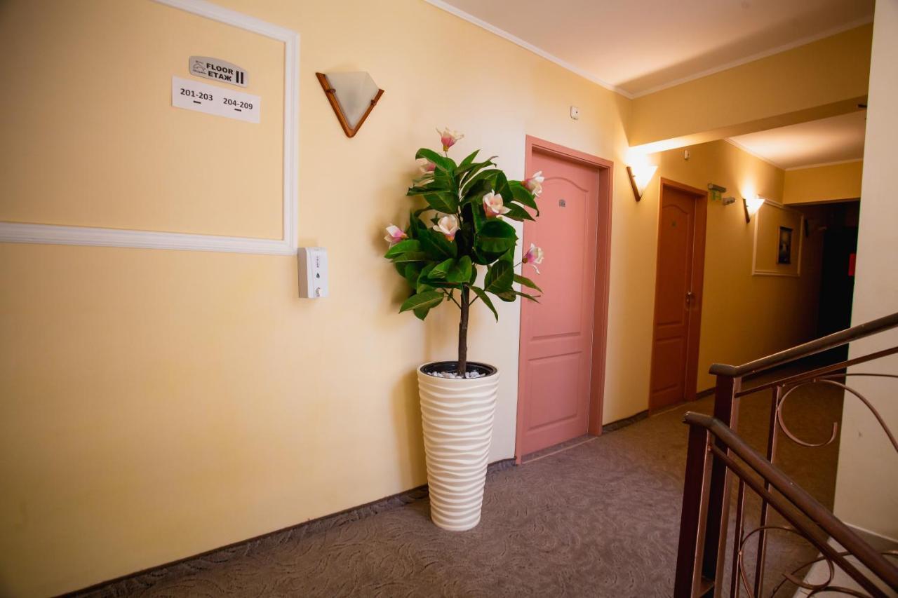 Hotel Dolphin ラヴダ エクステリア 写真